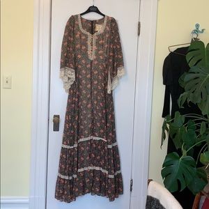 Bohemian floral Gunne Sax dress